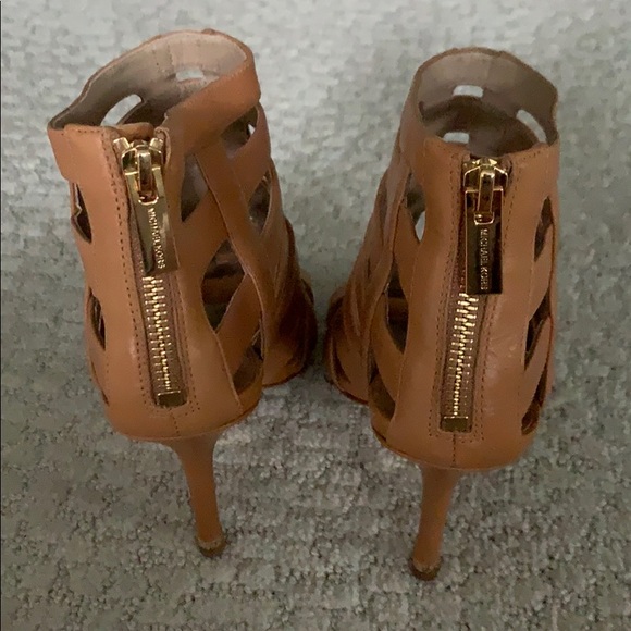 Michael Kors peep toe cage shoes - Picture 4 of 4